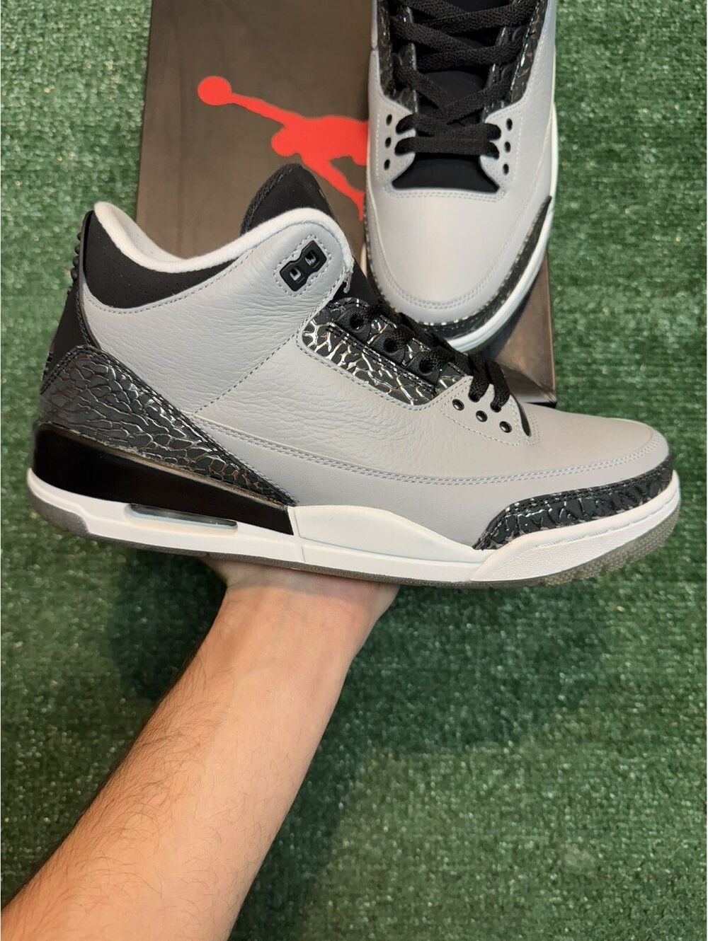 Jordan Retro 3 Wolf Grey Size 10.5